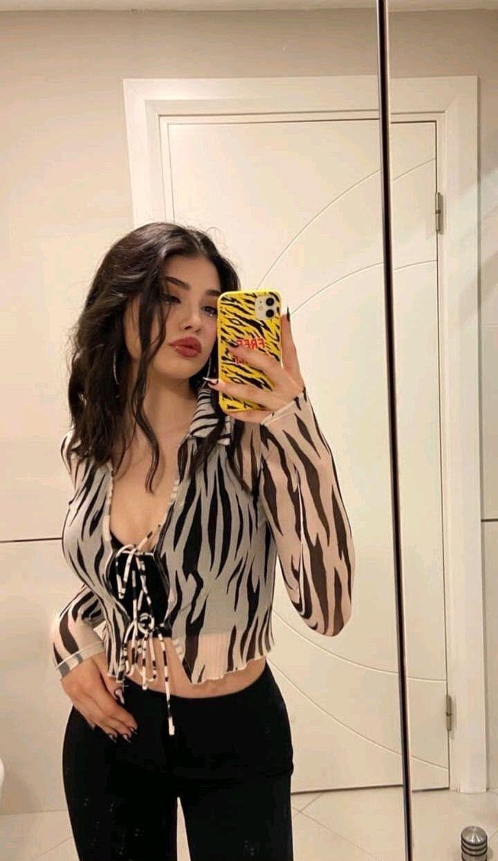 Bakışlar Rahatlatıcı Bayan Escort Bayan Nermin