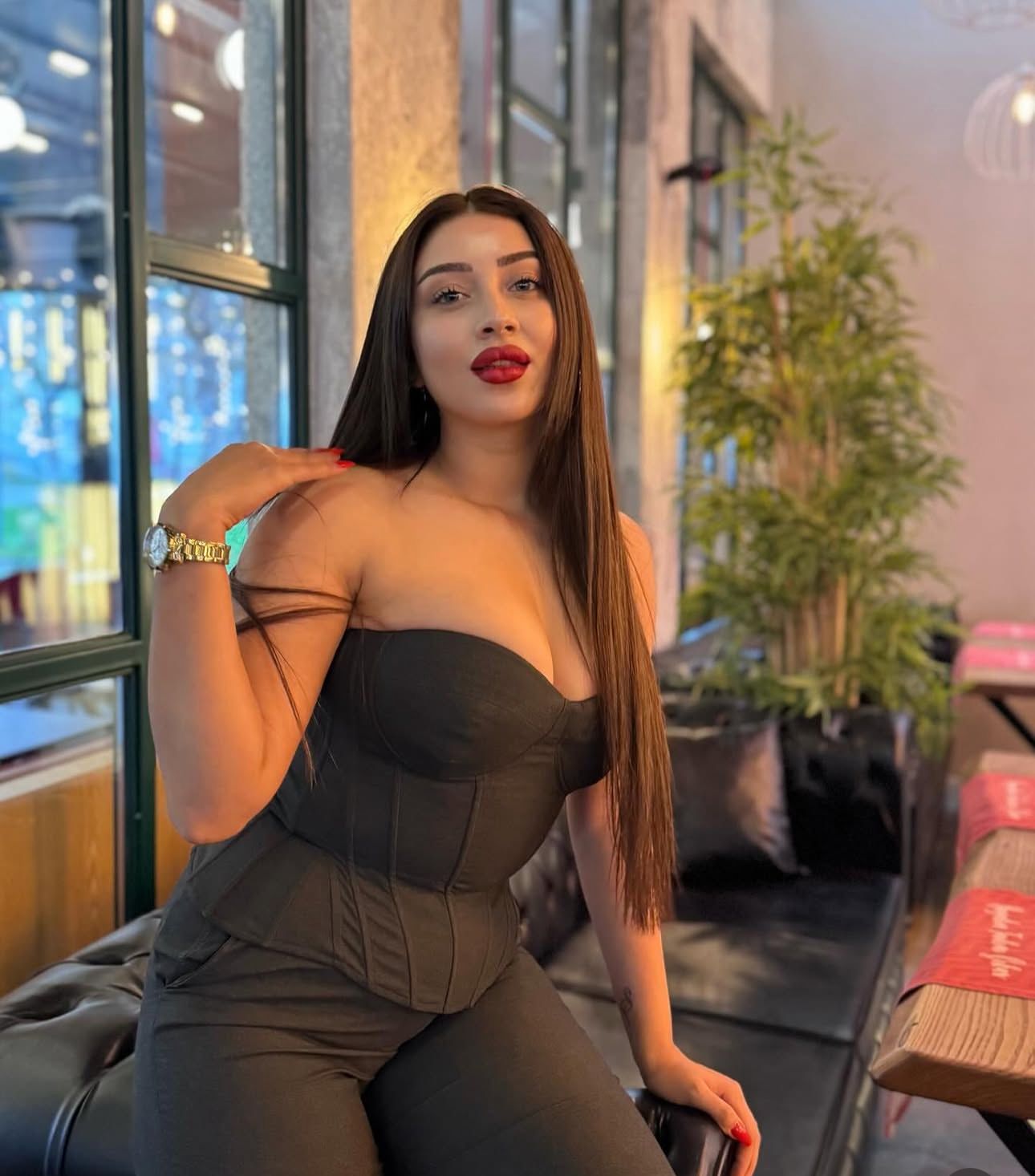 Bakışlar Şık Partner Escort Bayan Ceyda