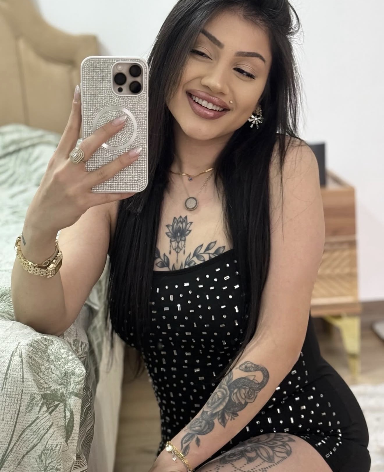 Cumhuriyet Güçlü Partner Escort Emine